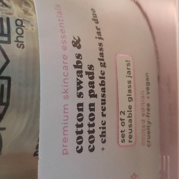 Hello Kitty 6 pc Makeup Brush Set & 2 reusable glass jars - Picture 9 of 12